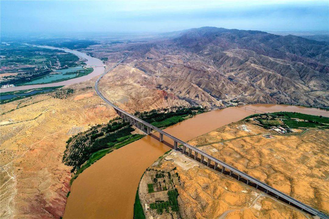 黄河宁夏段第一高桥——中卫沙坡头黄河大桥