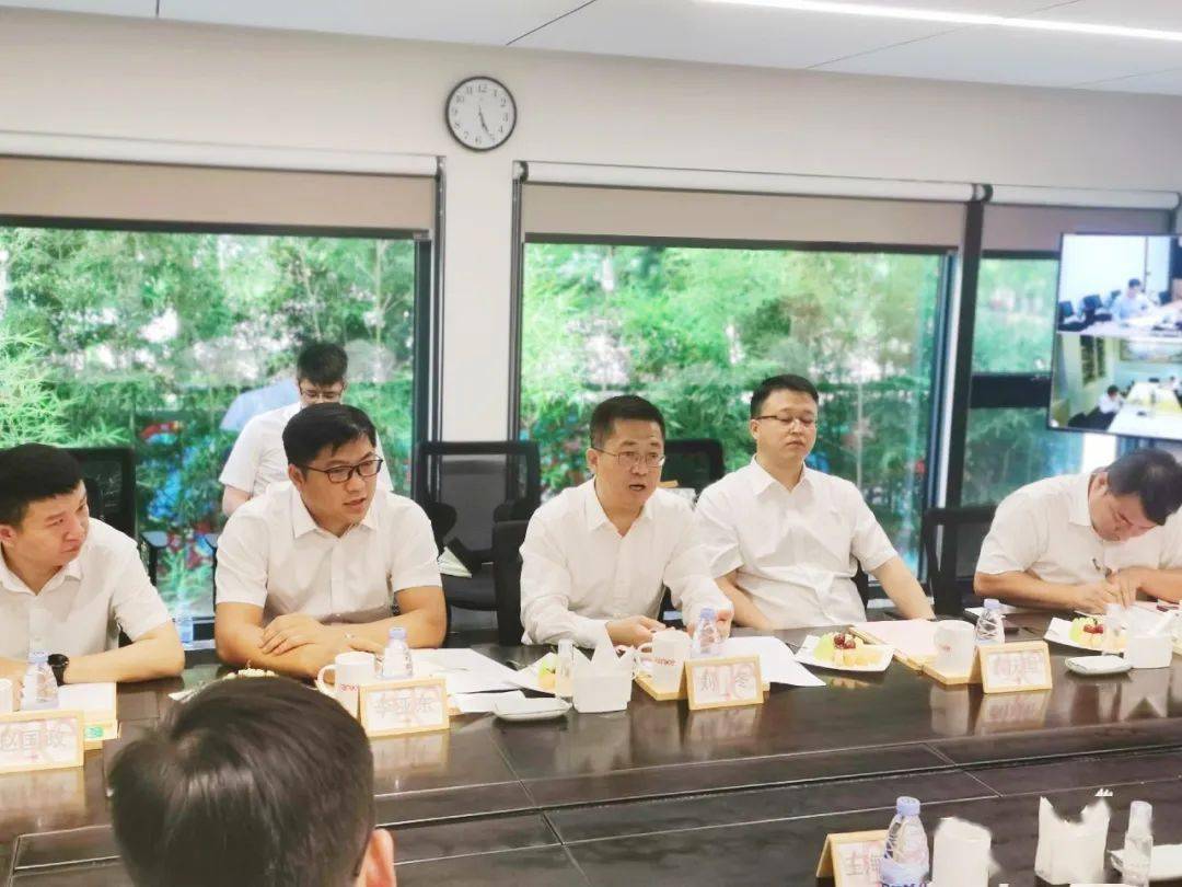 执行副总裁,首席运营官王海武和万科集团合伙人王蕴