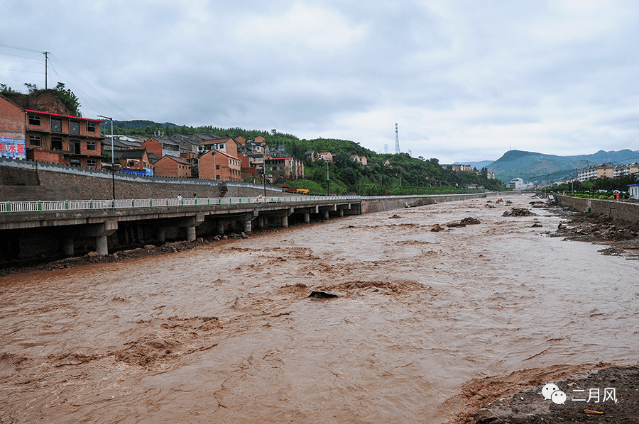 2013年沁水县城涨大河