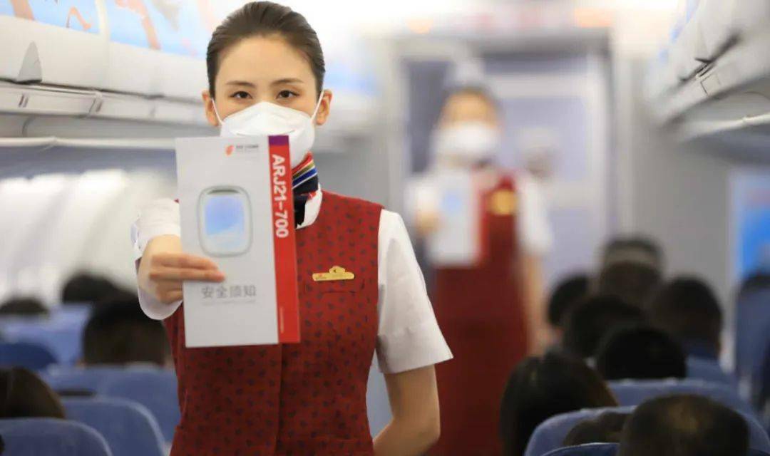 北京首都国际机场空姐图片