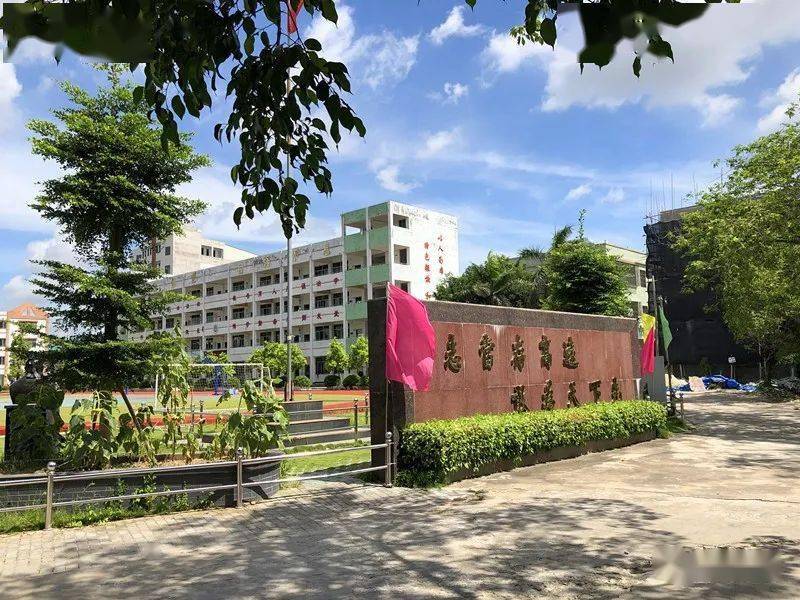 裔孙郑明辉先生捐资400多万元,在新乡仁美里相邻地块建设智勇中学