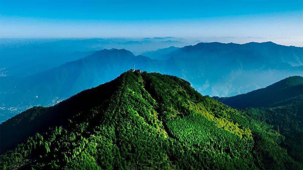 浙江景宁畲族风情旅游度假区每个人心中都有一座山,景宁敕木山对于畲