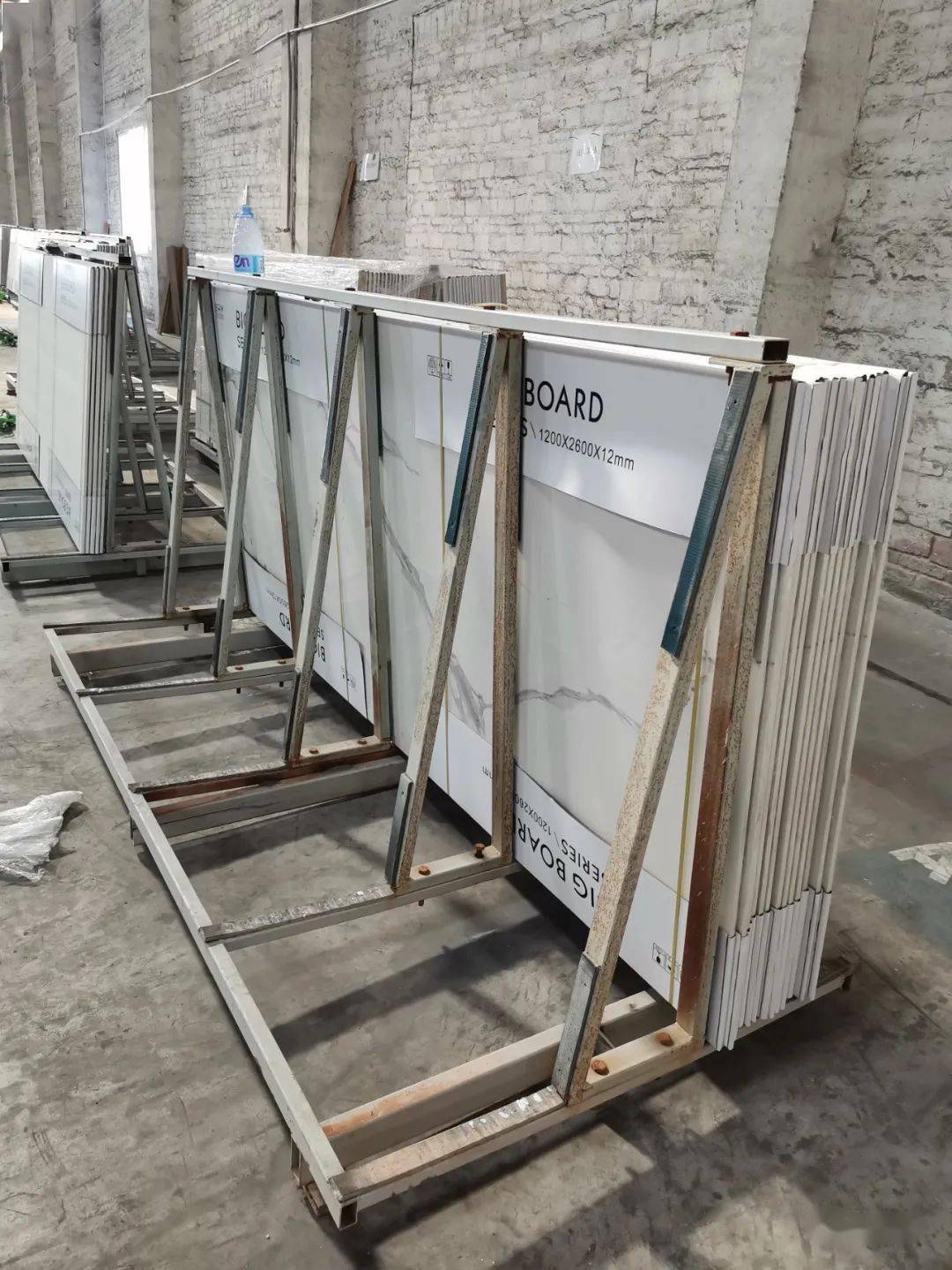 3连纹7款,4连纹3款进口岩板背景墙热卖中,仅需399元一片_包装