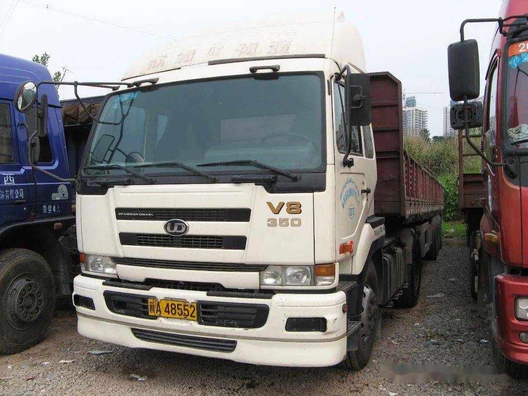 18升v8发动机的国产重卡曾经的东风日产柴大拇指系列卡车