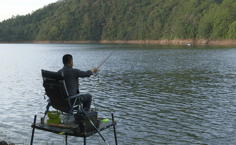 岱山湖钓鱼图片