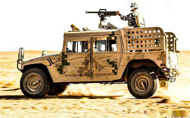 军事丨解放军空降兵!装备"猛士"空降车,可直接空降到战场上