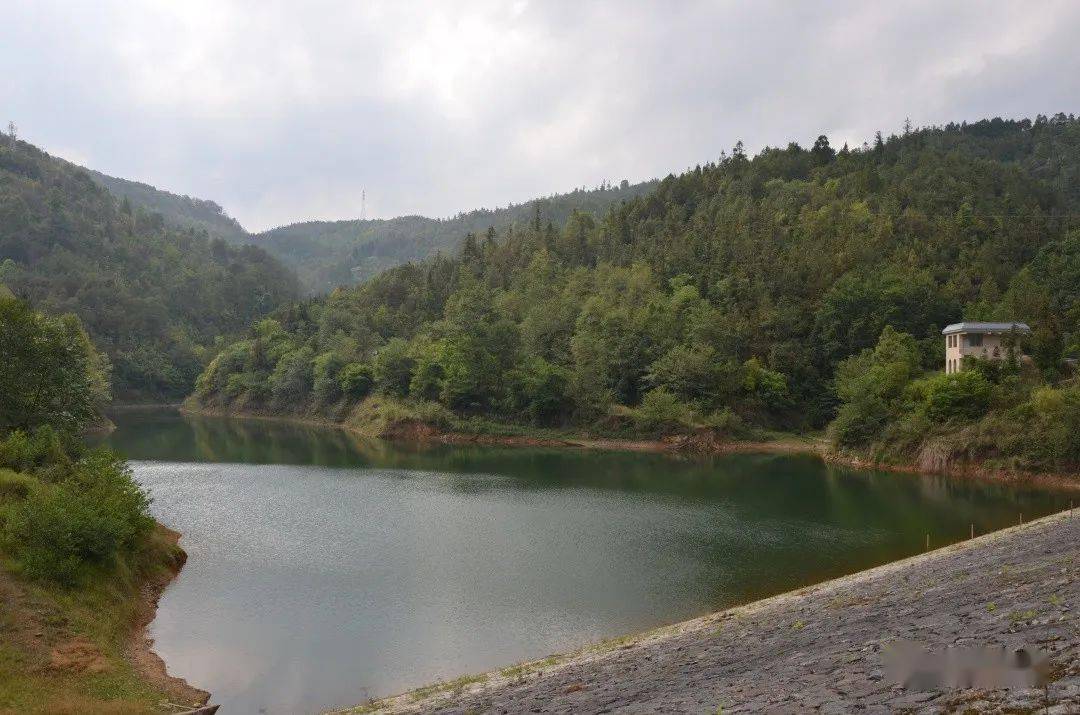 要求,对昌宁县城重要集中式饮用水水源地河西,麻地河两座水库安全保障