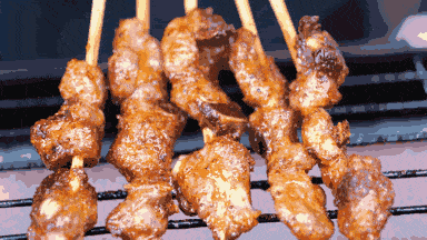 烧烤花蛤3重福利的夜宵店899元小龙虾炒花蛤烤羊肉串等40串烤串肉多料