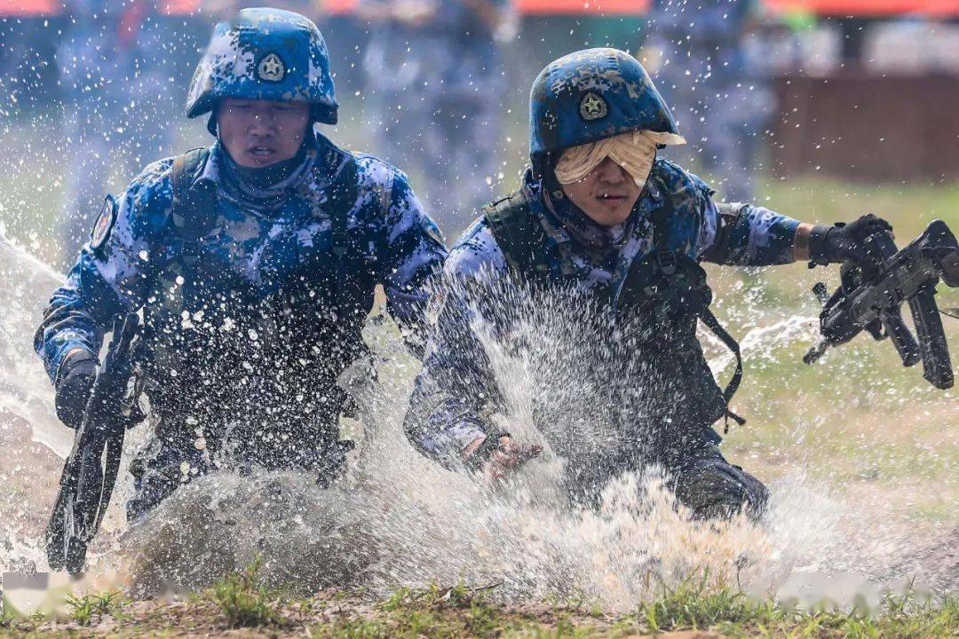 空中看海军陆上大比武