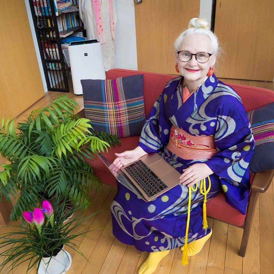 大学教授还是研究和服的专家她不仅热爱和服也许穿和服最美的英国老人