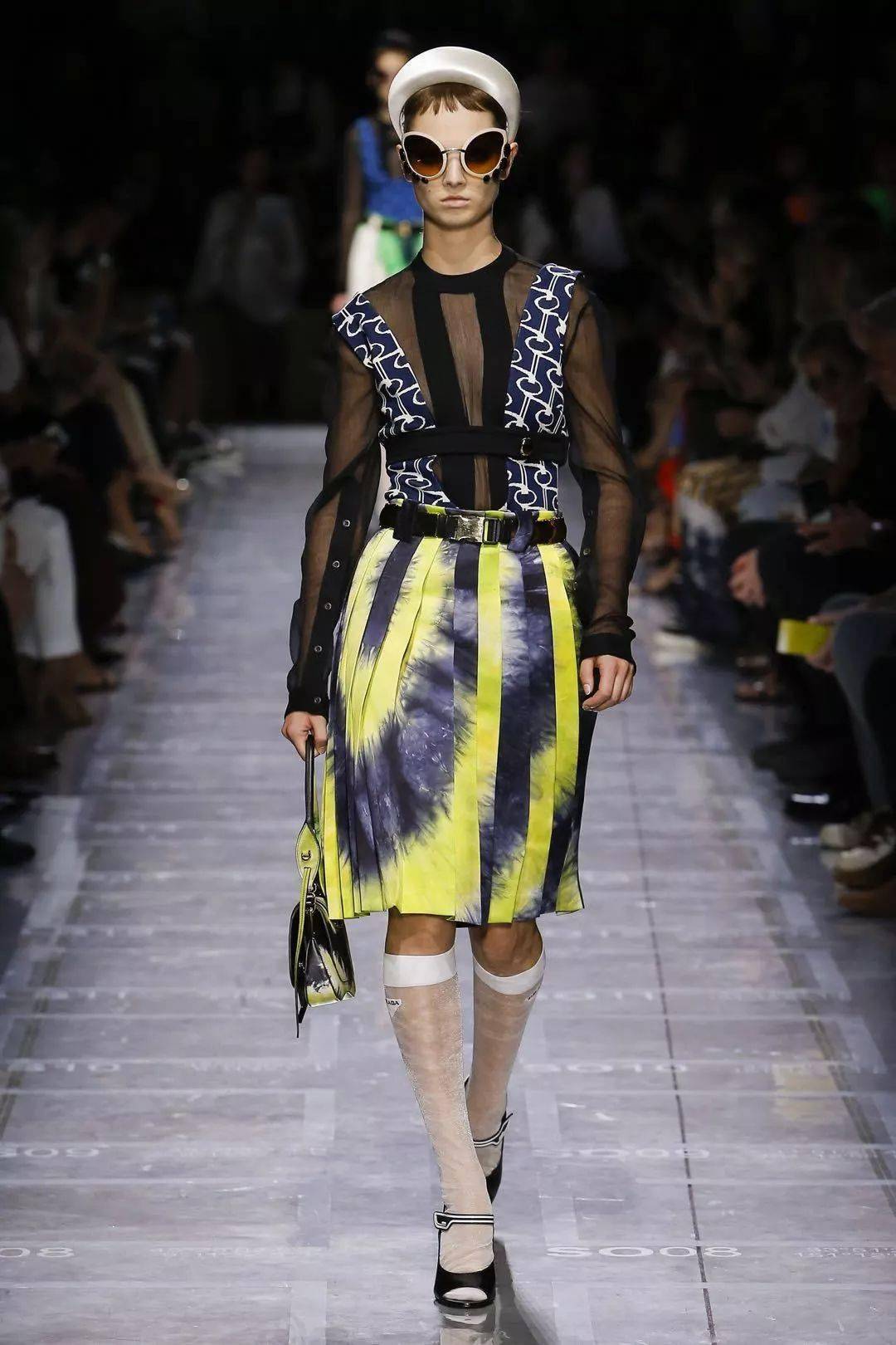 "扎染"成为搜索量增长最快的时尚关键词,大牌都在用!超强技术贴