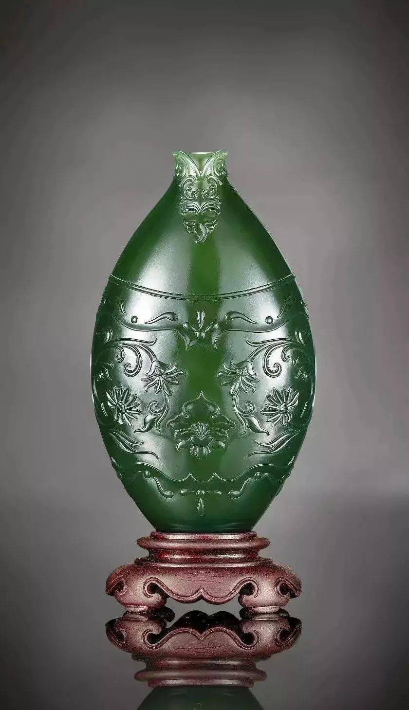 纵观古今,经典的玉器造型无不体现着天人合一理念,是材料,设计,制作三