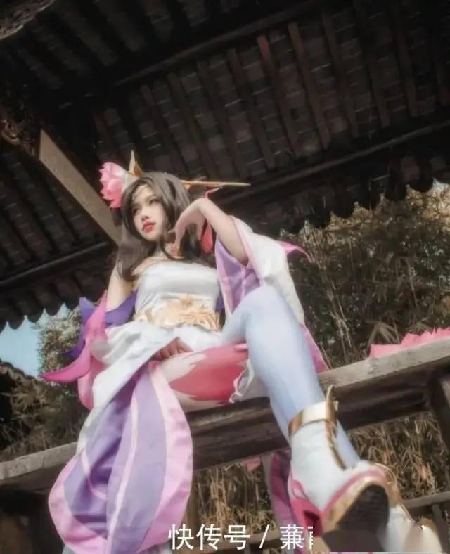 17岁高中生cos"貂蝉",看到"低角度"那一刻,网友:找到新壁纸了_女士