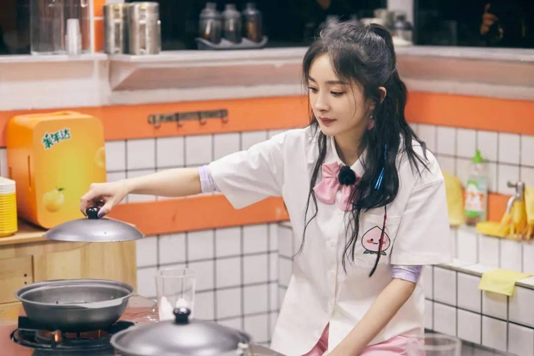 又美又降温,幂姐的编发有点东西