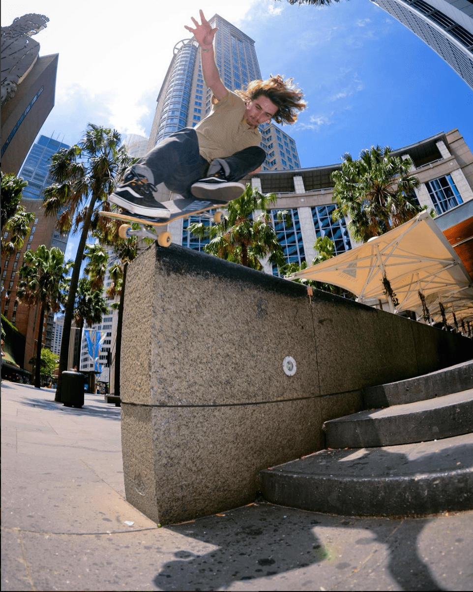 一个月内死里逃生三次的 soty - kyle walker_滑板