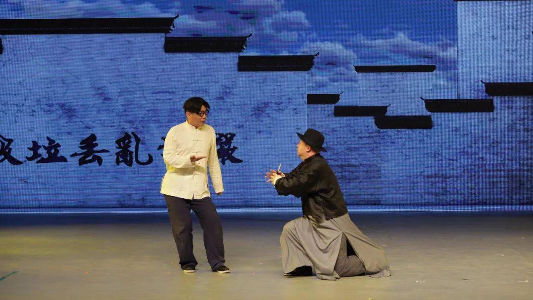 最新哈利油传之爱的理由特工大师傅昨晚演出圆满成功