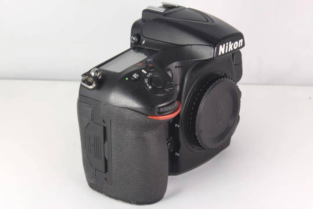 7,尼康d810 成色如图 盒子 说明书 5700元6,佳能16-35/2.