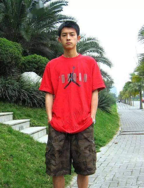 年在天涯社区因为照片一炮而红的李冲聪发福变胖果然是由帅变丑的最大