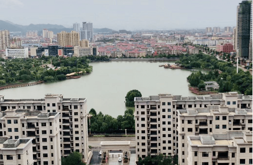 特别是新城区区政府和千子湖周边楼盘基本在7000元左右,闽鸿