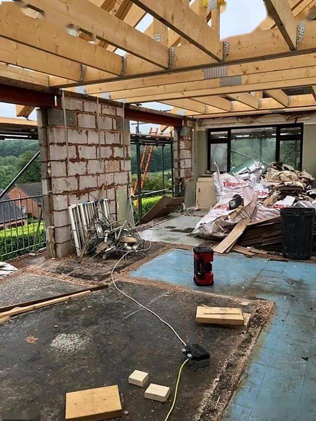 破旧房屋改造得时尚温馨,房价还翻了一倍!这对夫妇是如何做到的?_房子