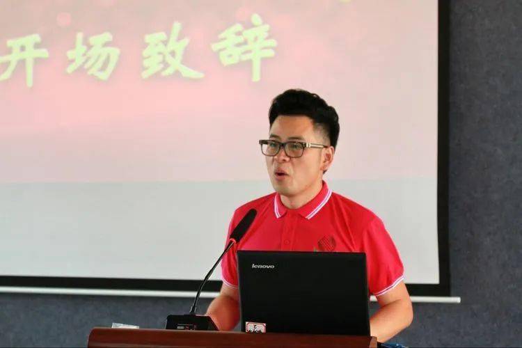 播音专业毕业的家委代表,良将文化的ceo,绿欣小学的家委负责人候秋良