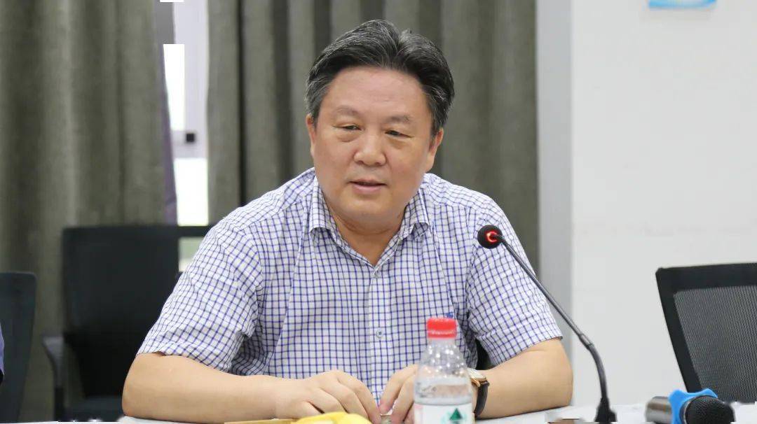 参观结束后,邢海平执行院长主持召开现场座谈会,多名技术骨干纷纷发言