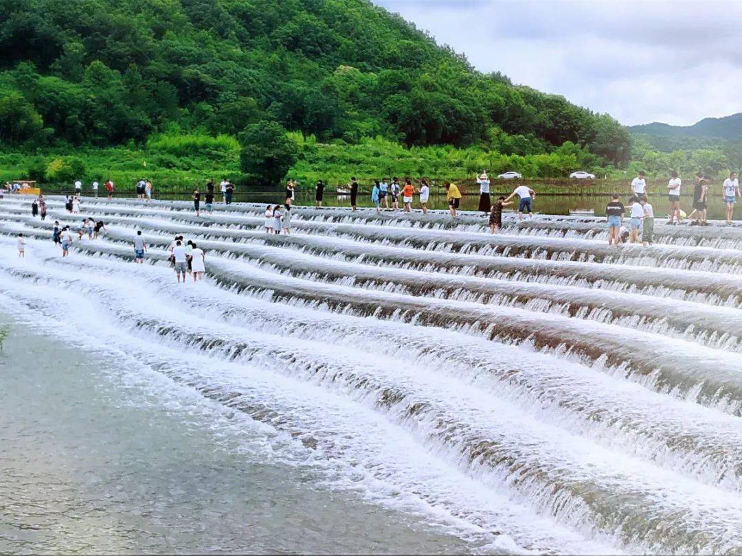 特价138725726玩360旋转透明玻璃滑道天空之镜网红梯田水坝