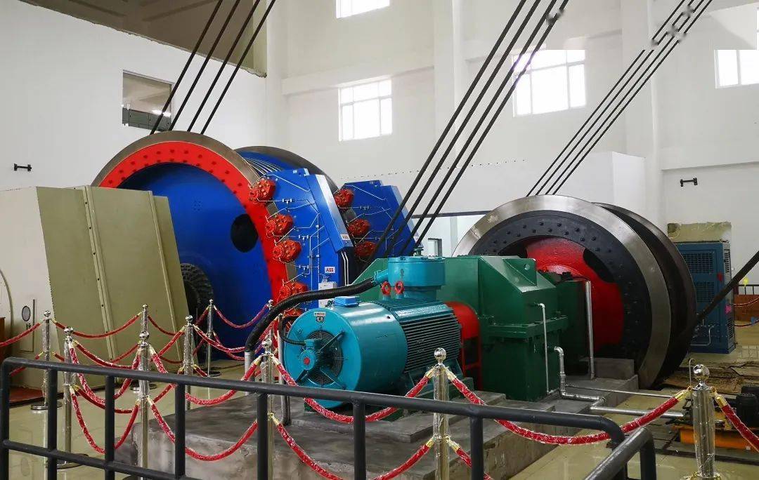 【基层动态】新庄项目部顺利完成副立井大罐提升系统试运转_手机搜狐