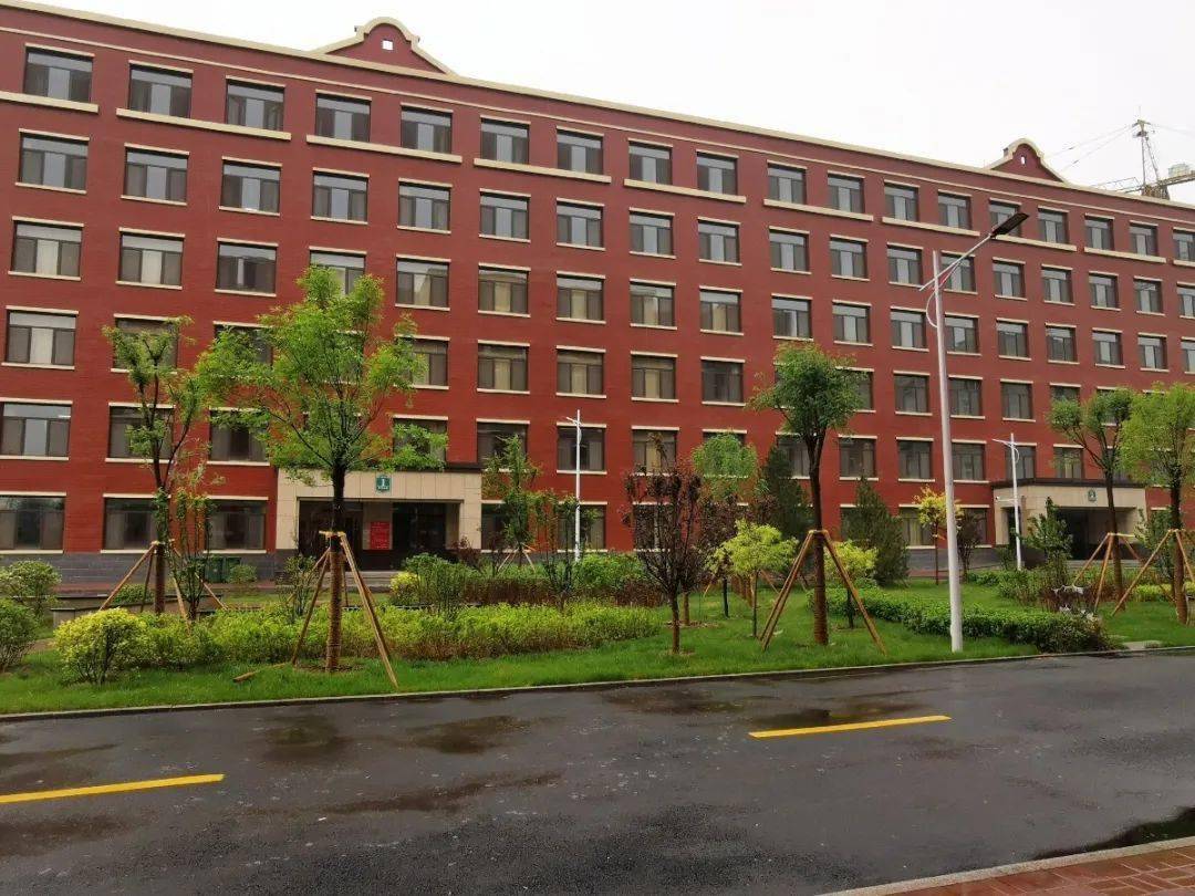 校园全天候开放,各种利好政策相迎,欢迎报考冉冉上升的新力惠中高中部