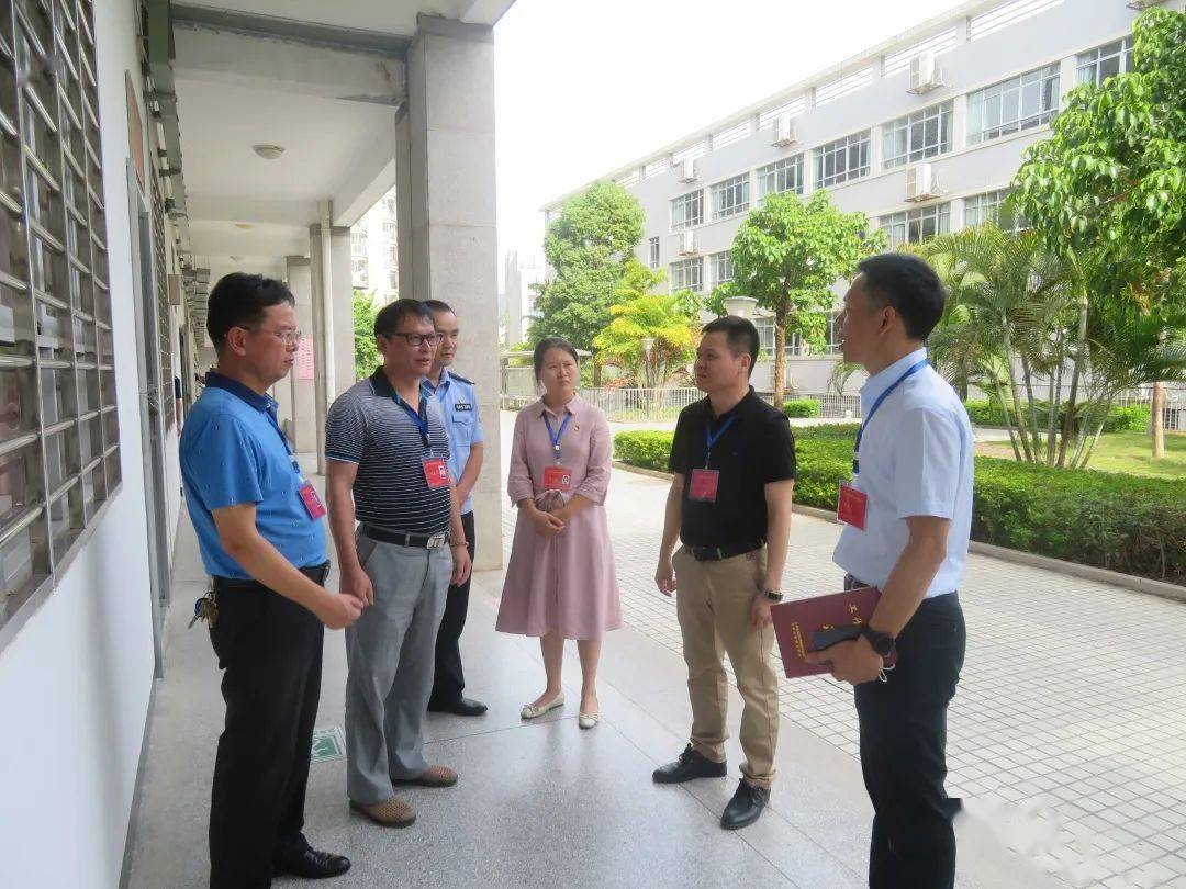 7月17日,安溪县纪委监委驻县教育局纪检监察组在第六中学考点对电子