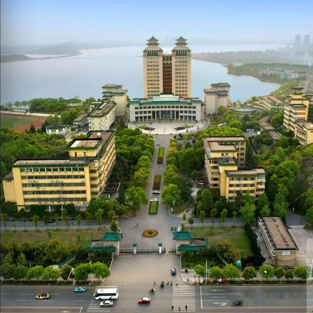 中南民族大学全景图图片