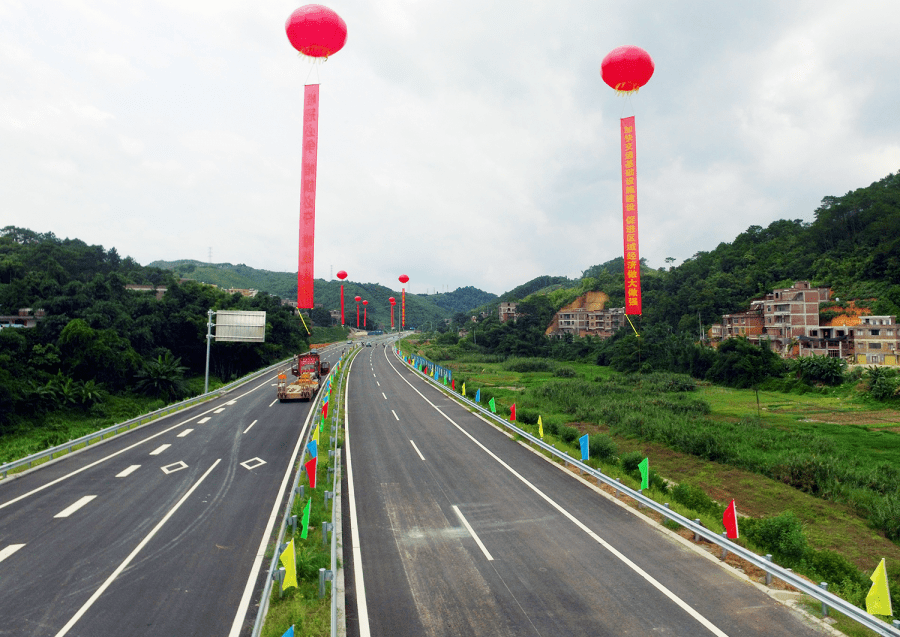 梧州河东上龙圩 207国道东绕城过境公路项目  起点位于塘源路云龙桥头
