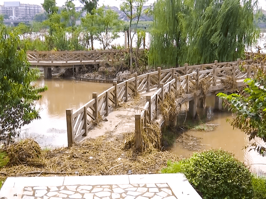 安陆府河国家湿地公园抢抓晴好天气修复水毁设施