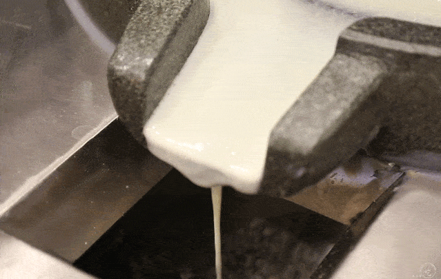 将现磨豆浆与高山云雾茶巧妙泡制一杯香喷喷的"浆撞茶"便诞生啦!