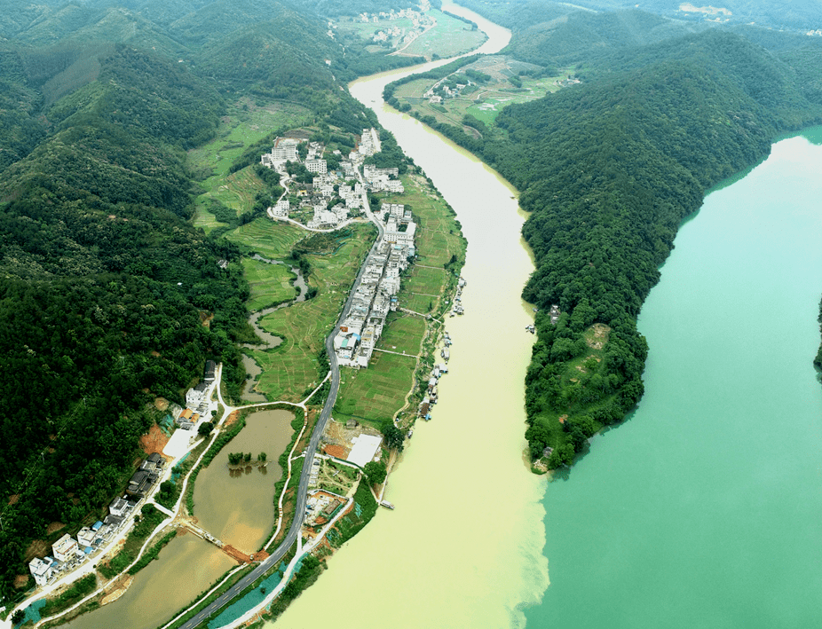 今年5月, 封开县与华侨城卡乐农业旅游科技有限公司 签订大洲镇全域