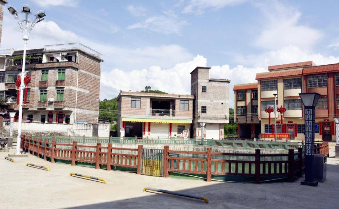 坳仔镇人居环境整治见成效美丽乡村建设展新颜