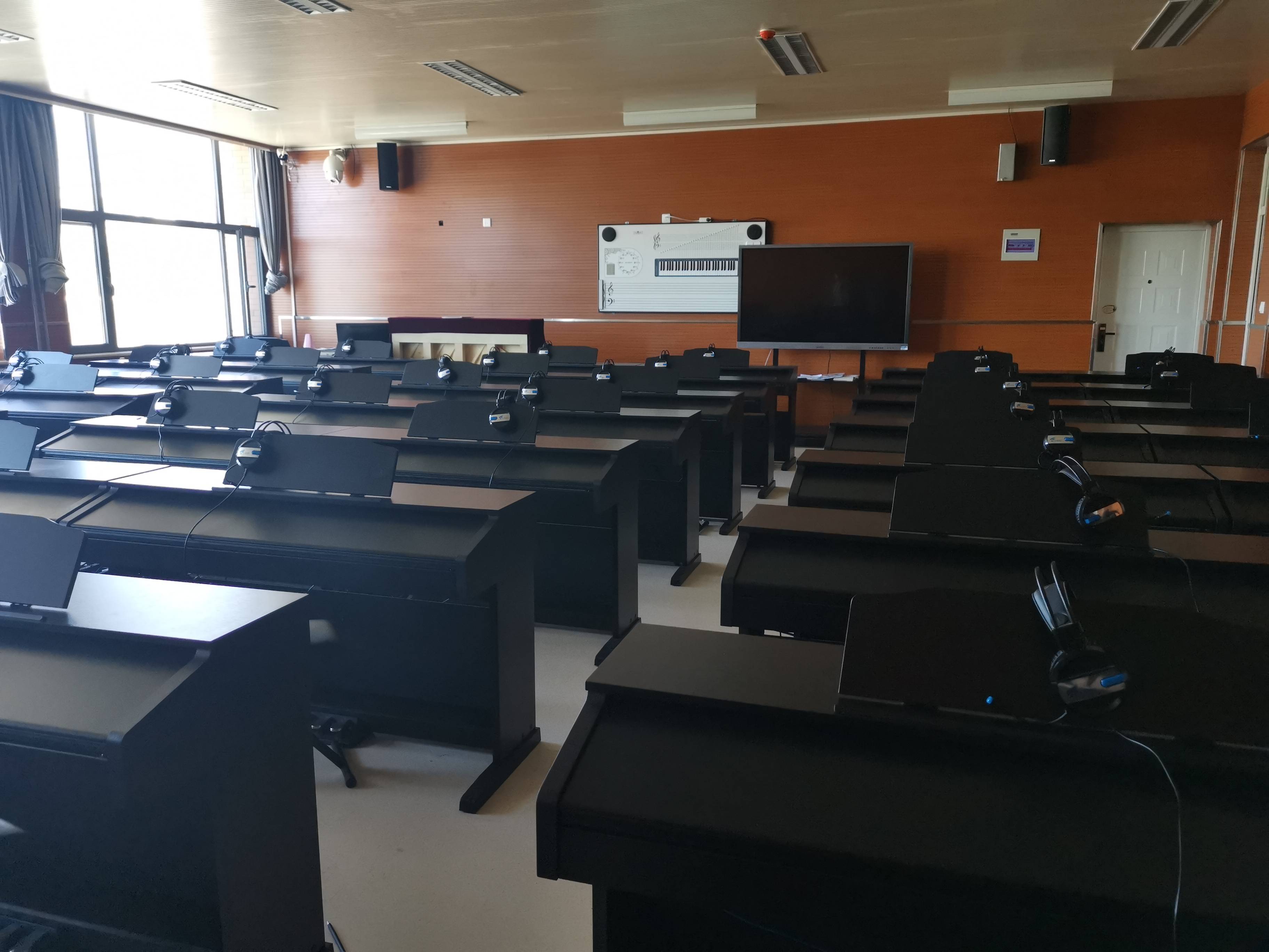 上海援青十年,组团帮扶唤醒果洛教育内在活力_西宁