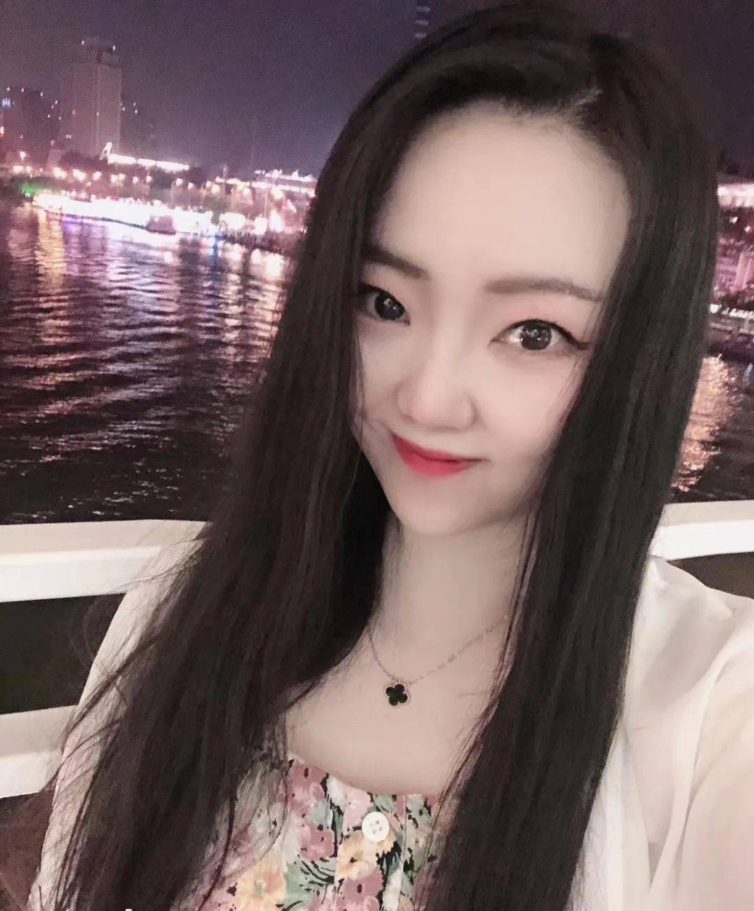 今晚抖音直播~看30 的单身姑娘们乘风而来