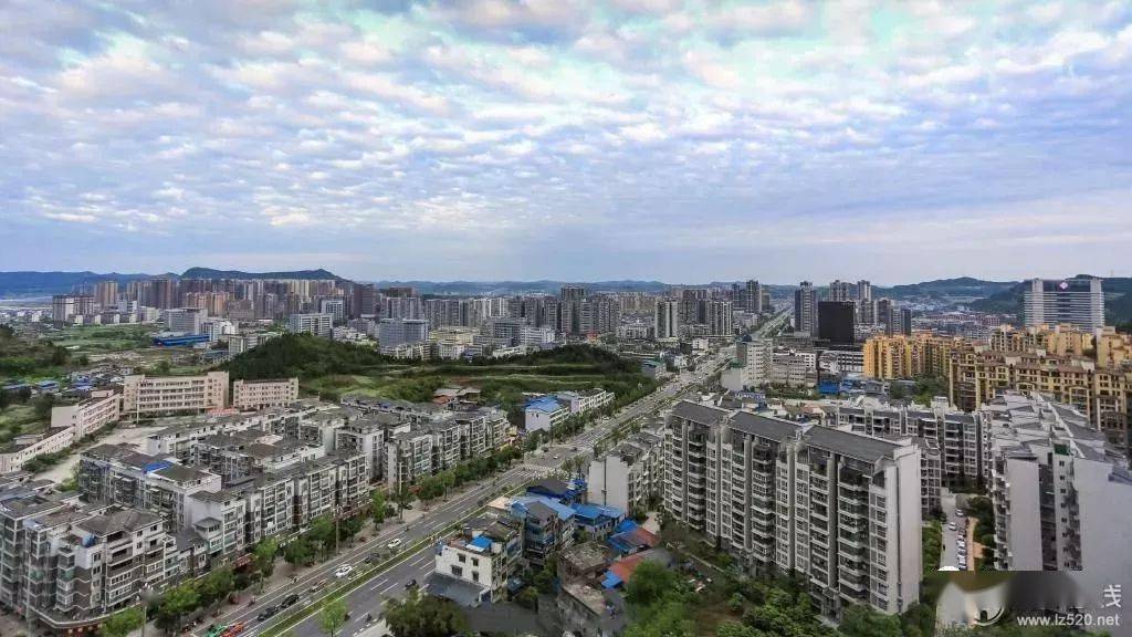 基础设施完善,公园商场随处可见,近几年,七里新区俨然成为了整个阆中