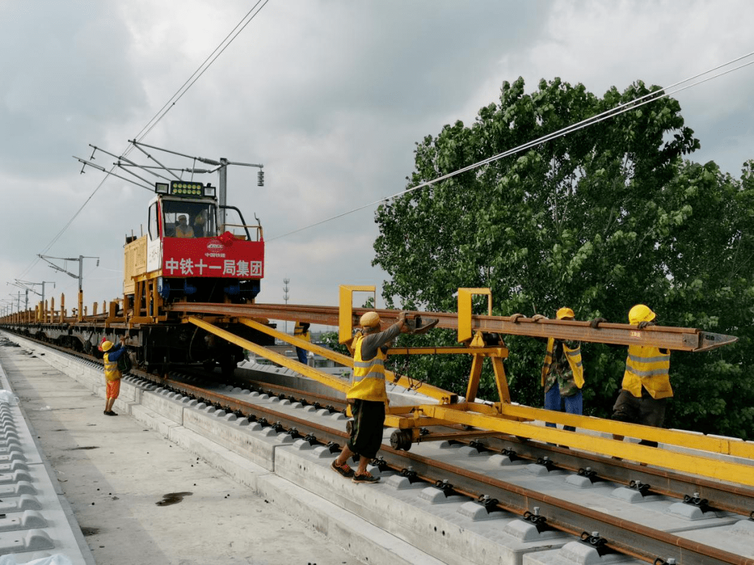 最新盐通铁路正式铺轨如皋境内预计全程需时36天