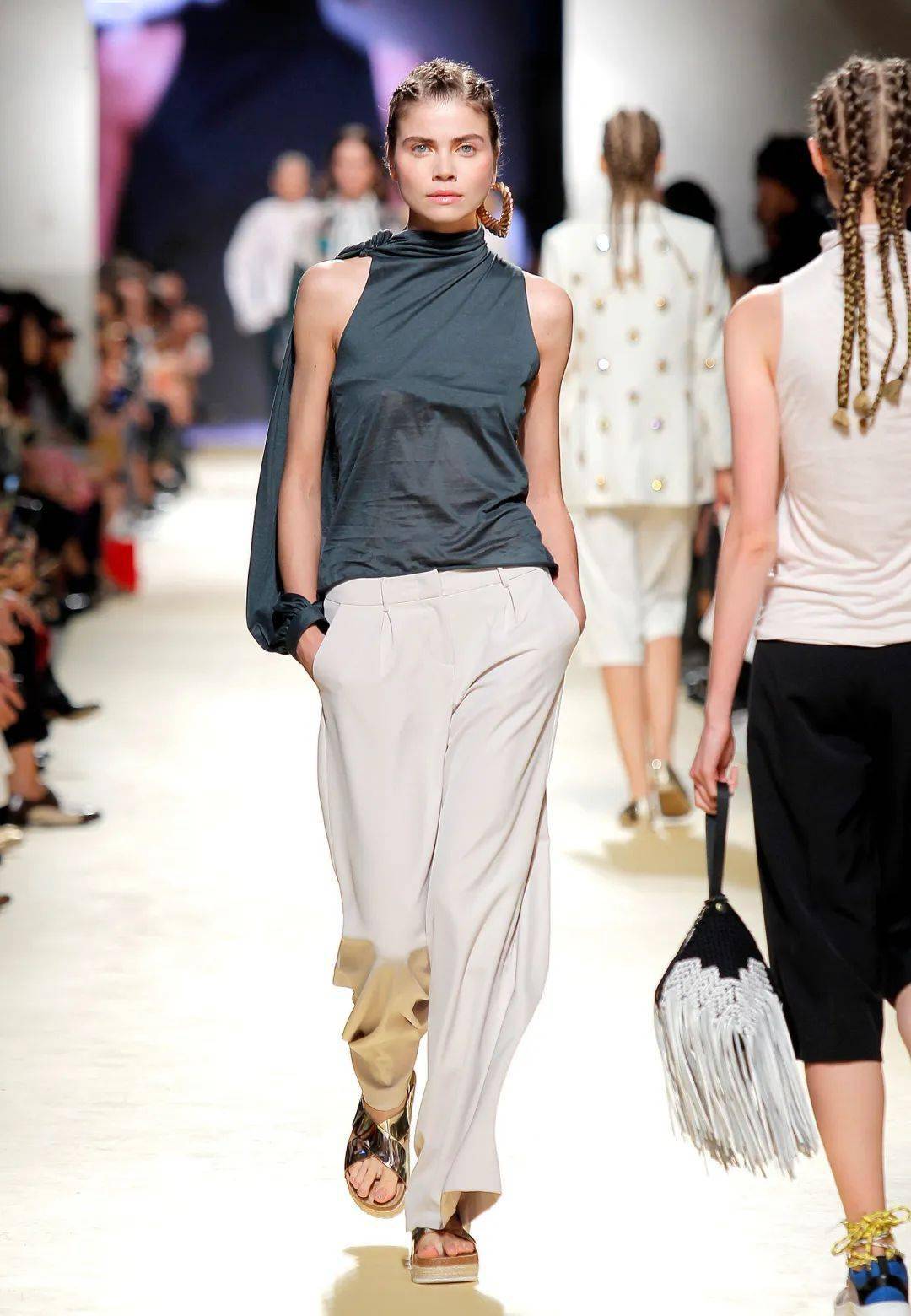 今年夏天一定要拥有的宝藏裤子,百搭!时髦!高级!