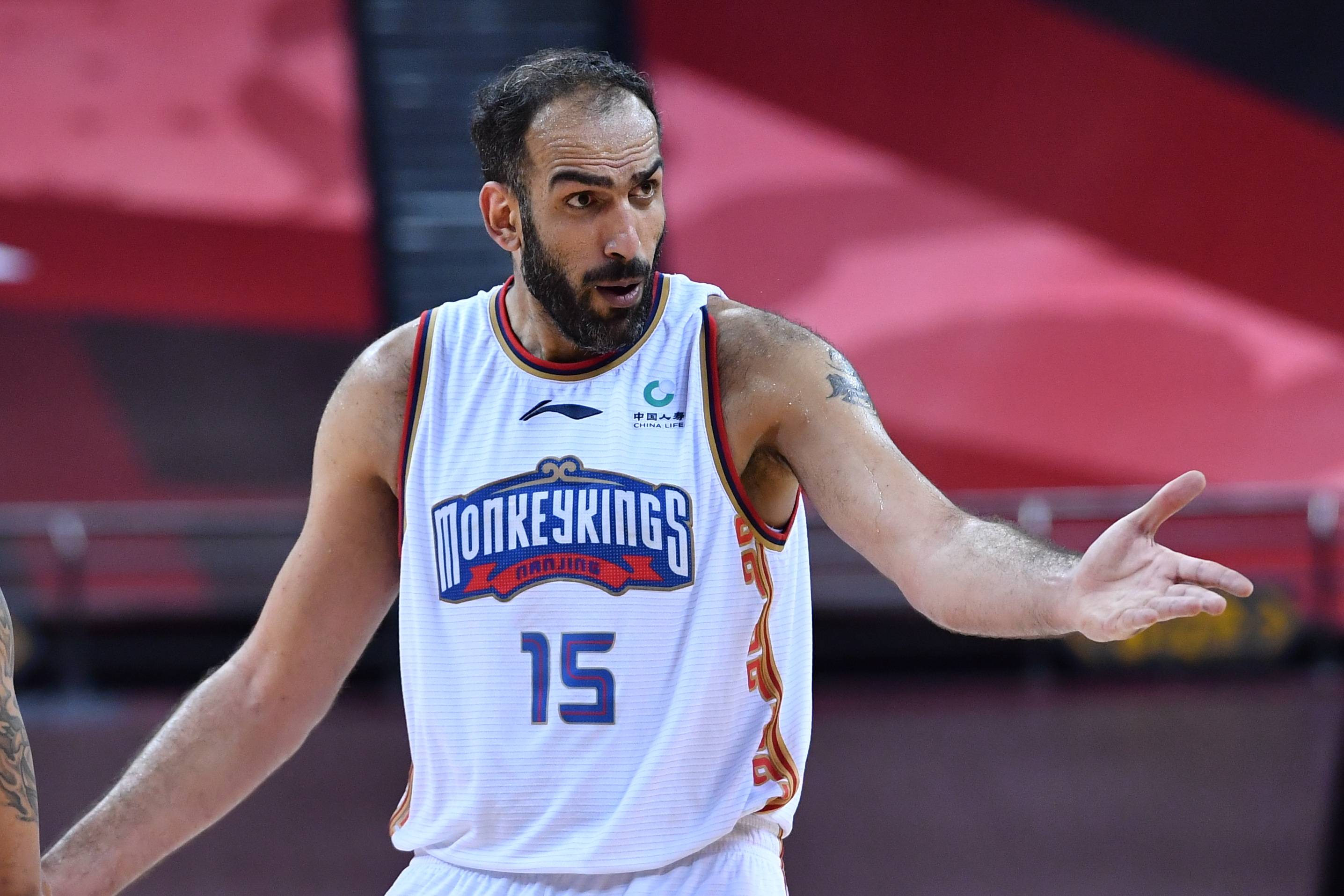 7月26日,南京同曦宙光队球员哈达迪在比赛中.