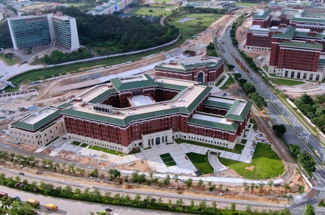 满足国际翻译学院,历史学系(珠海),国际金融学院,旅游学院,中国语言