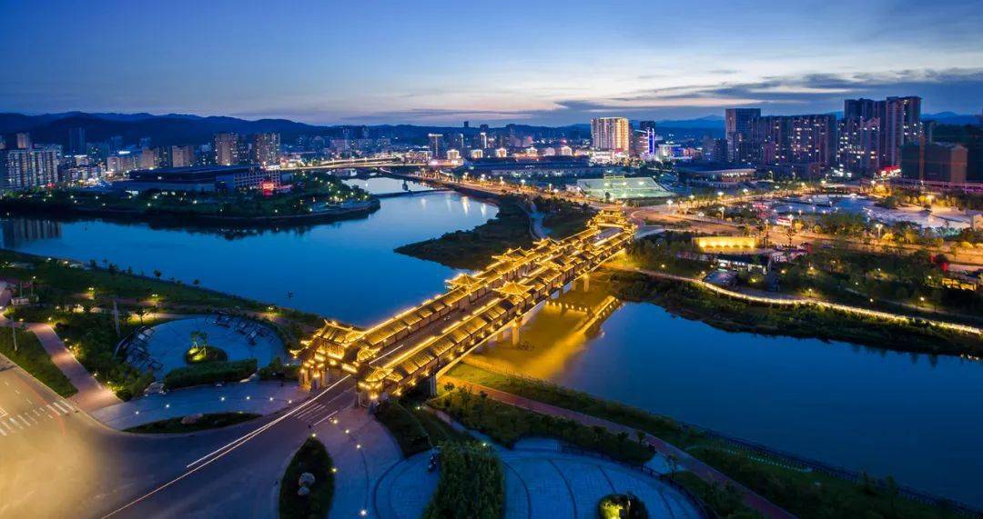 中国绿都最氧三明宁化拍了拍你邀你领略这样的都市风