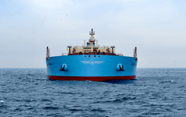 新一代原油/成品油船"msersk sandra"举行命名仪式