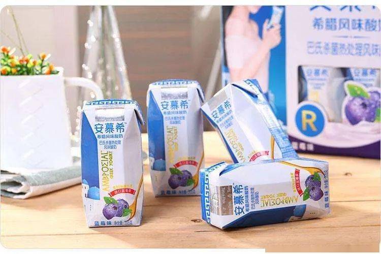 酸奶盒上竟然还有一个小机关,难怪以前喝不干净!