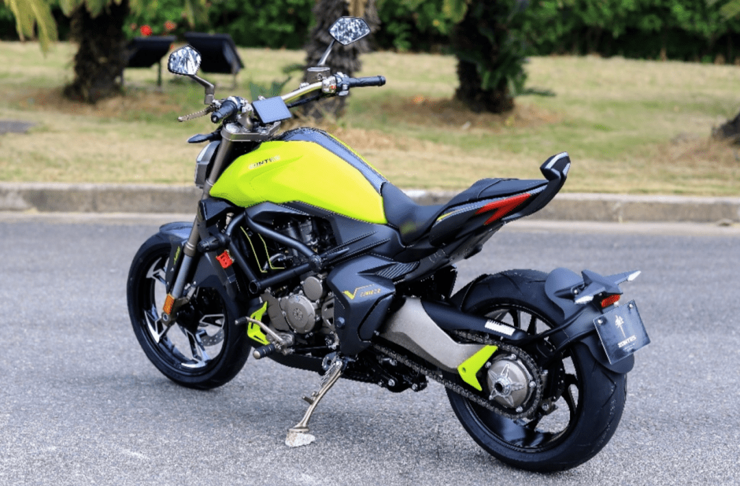 "大魔鬼"版升仕310单摇臂巡航v1实车亮相,比普版贵2000?