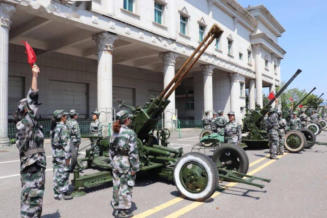 人武部组织民兵防空分队进行 为期13天的pg65式双37毫米高炮协同训练
