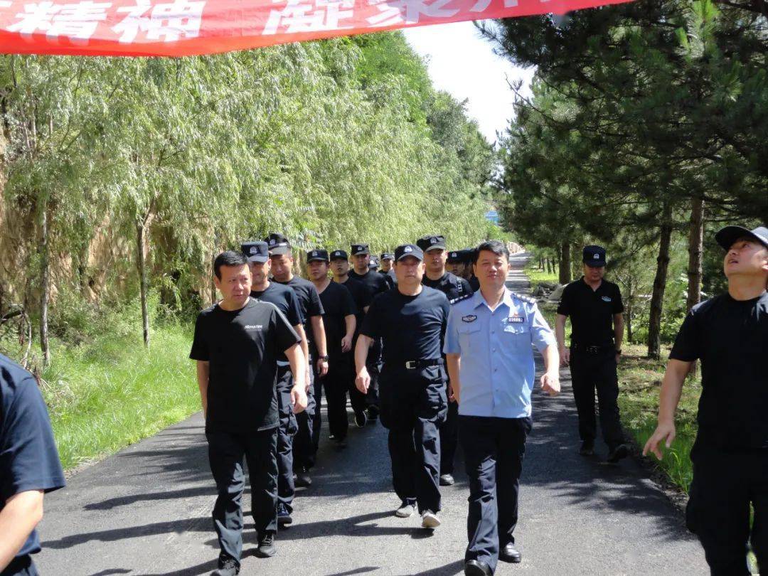 重温长征精神凝聚刑警之魂甘泉县公安局刑侦大队大练兵活动侧记