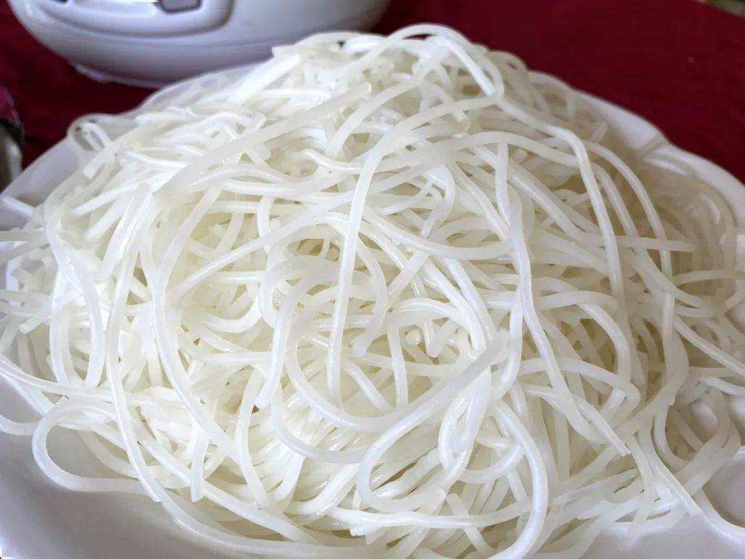 不鲜不食▎ta家除了网红濑粉鸡竟然还有来自深山的吊水瘦身鱼